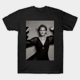 Helene Fischer in black and white T-Shirt